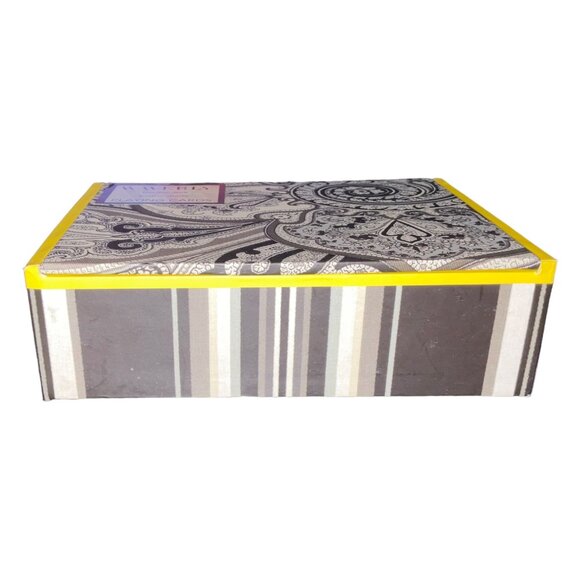 Waverly Double Deck Casino-Grade Playing Cards In Decorative Box - Picture 8 of 9